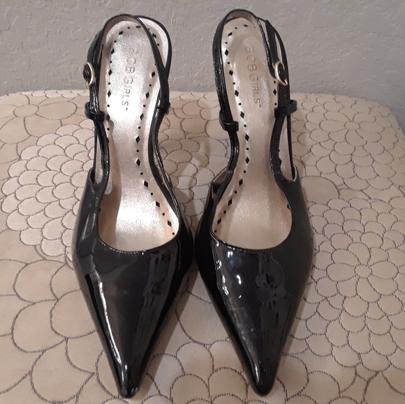 💕HP💕BCBGirls Sling Back Black Heels - Picture 3 of 9